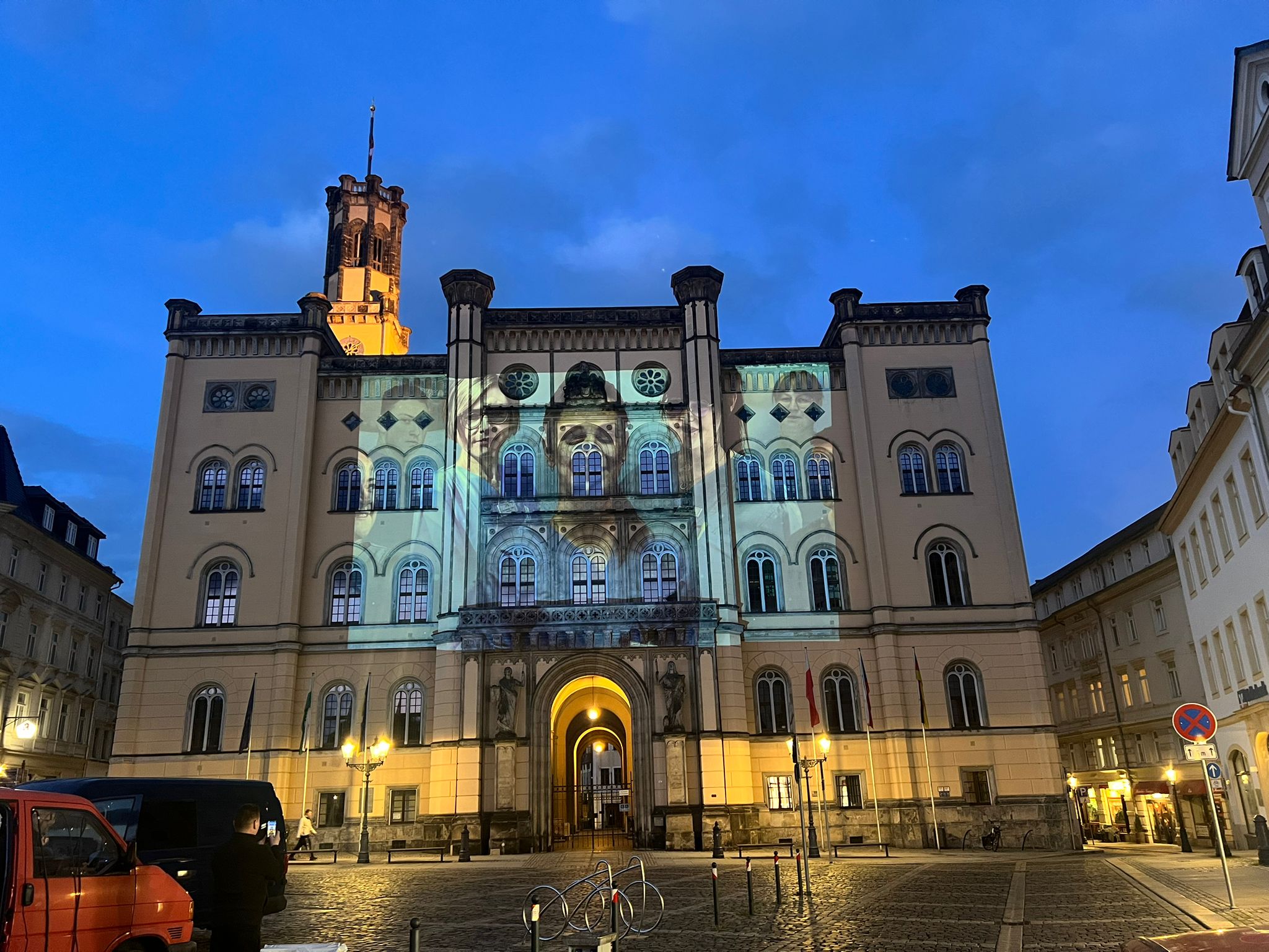 Fassadenprojektion Pflege 2